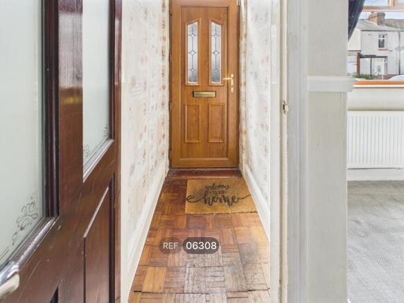 2 bed Terraced to rent Image 4