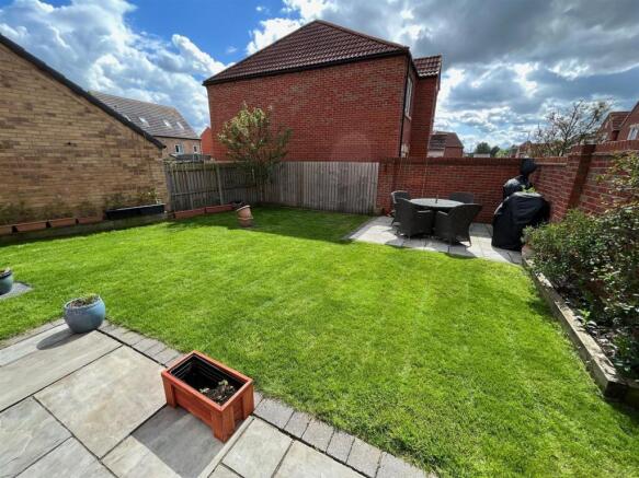 GARDEN1.jpg