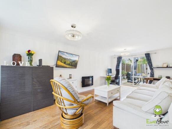 EweMove Estate Agents Basingstoke - Saffron Close