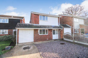 6, Walnut Close, Bedford MK44 3NB