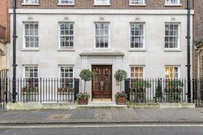 Flat 22, 46, Upper Grosvenor Street, London W1K 2NW
