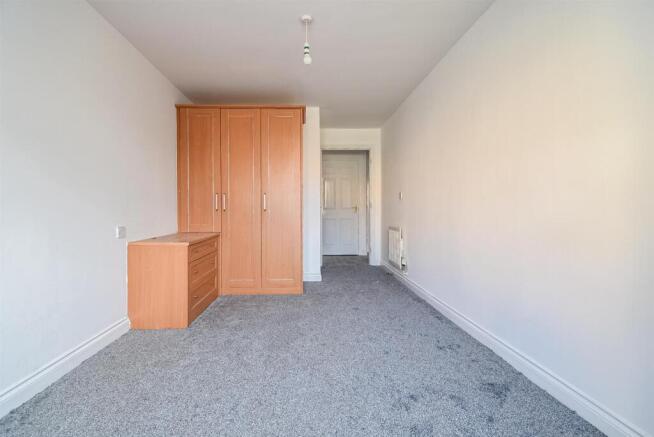 2 bed Ground Flat to rent Image 6