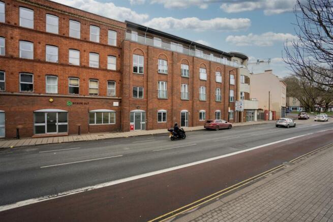Apt U Redcliffe Exterior -1-2.jpeg