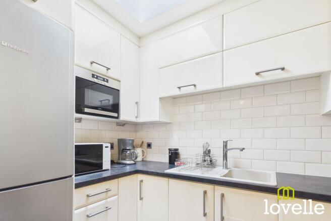 2 bed Flat for sale Image 10