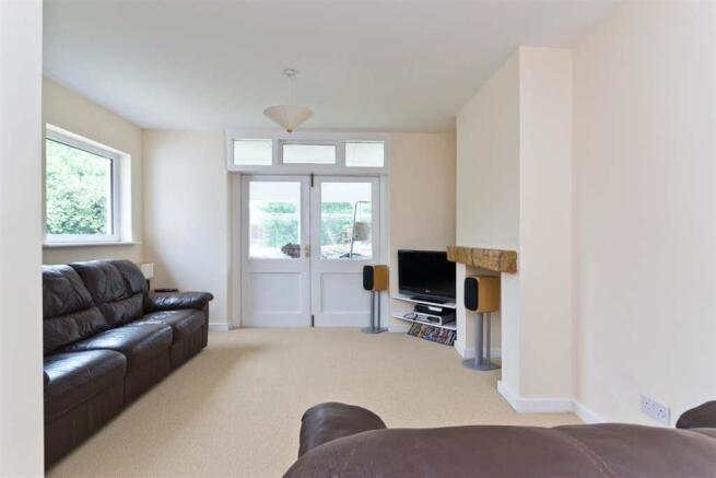 SITTING /DINING ROOM