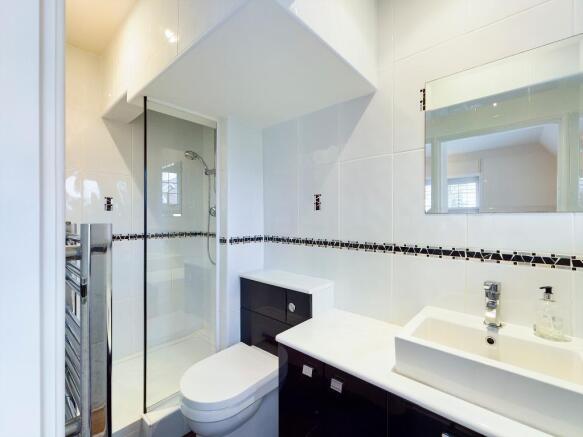 En-suite Bedroom 4