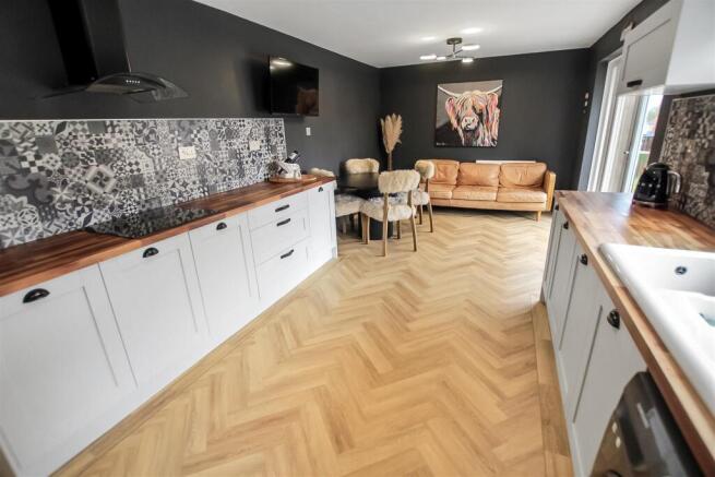 Kitchen/Dining Room