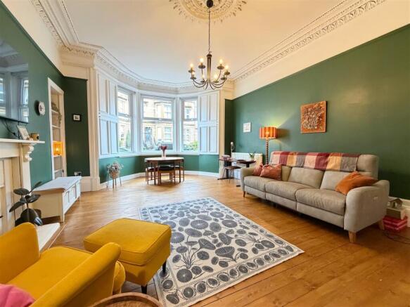 Lounge / Dining
