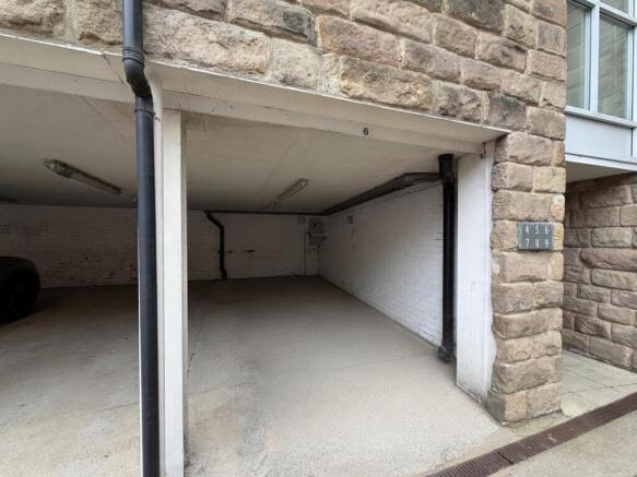 2 bed Flat for sale Image 4