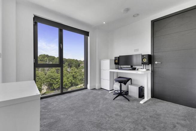 2 bed Apartment to rent Image 9