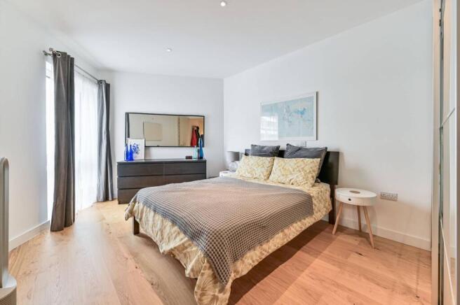 1-bed flat on Raydon Street, Tufnell Park, London, N19, £500,000