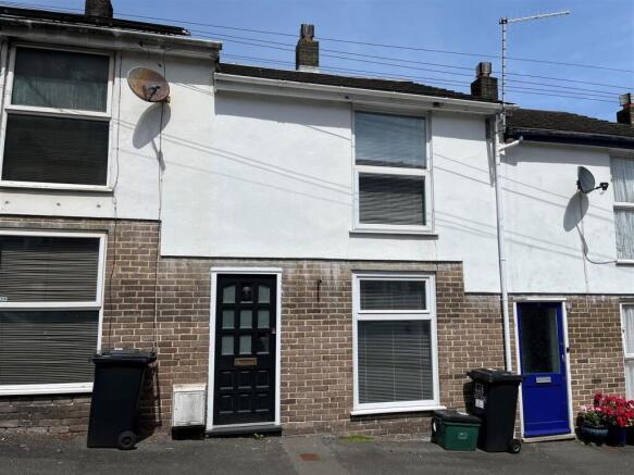 7 Swan Court.jpg