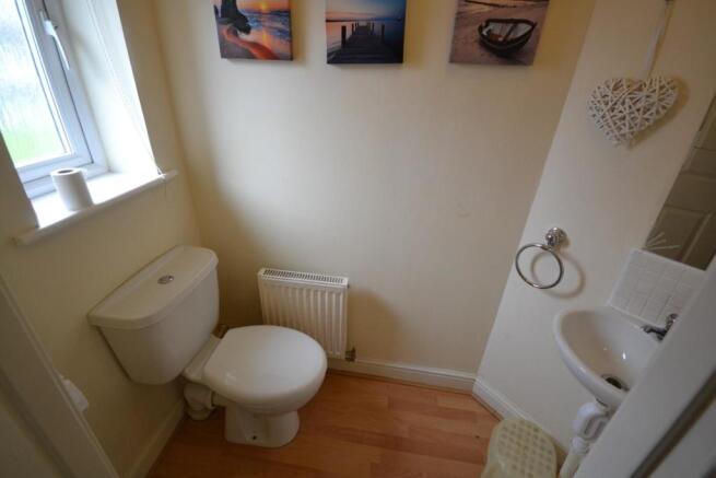 GROUND FLOOR W.C