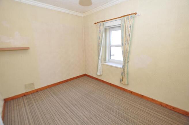 Front bedroom 1