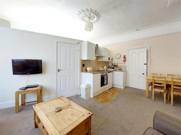 7 bed Terraced for sale Image 7