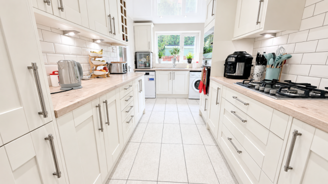 Kitchen image 4.png