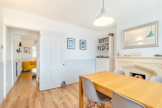 8569278-interior03.jpg