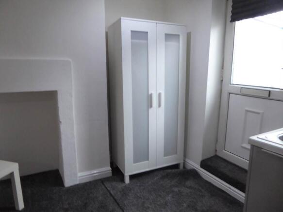 1 bed Flat to rent Image 4
