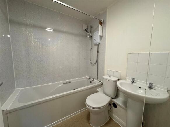 2 bed Flat for sale Image 9