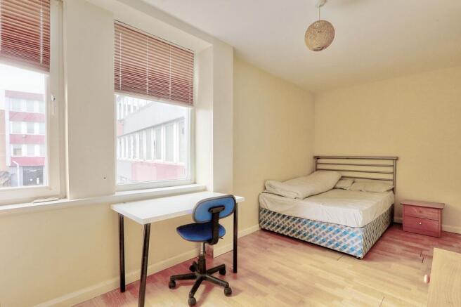 18 bed Block of Apartments for sale Image 9