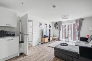 Flat 5, 4 Florence House, Lime Place, Wouldham, Rochester ME1 3YU