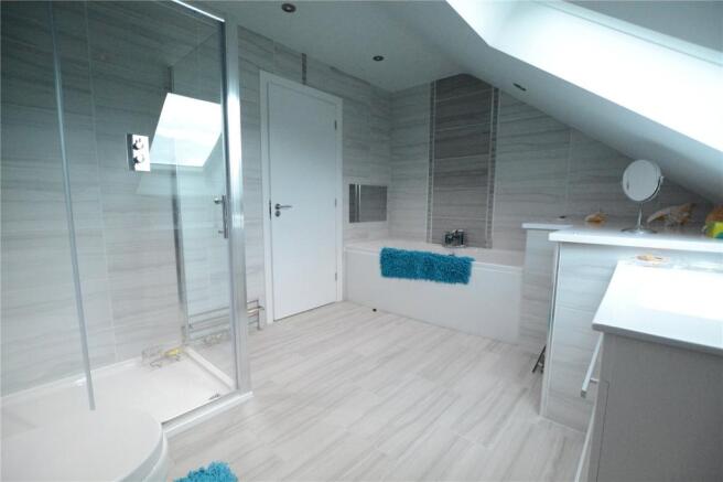 En-Suite Bathroom