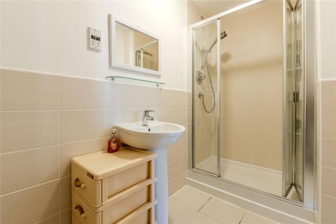 6 bed Detached for sale Image 12