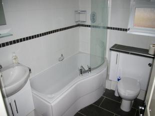 RE-FITTED FAMILY BATHROOM
