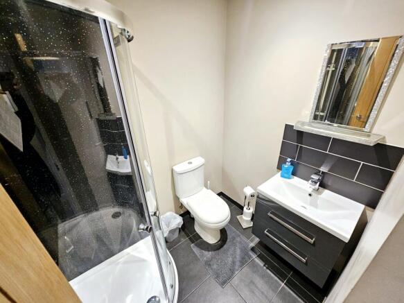 2 bed Flat for sale Image 10