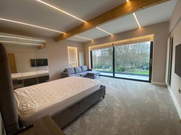 4 bed Detached to rent Image 10