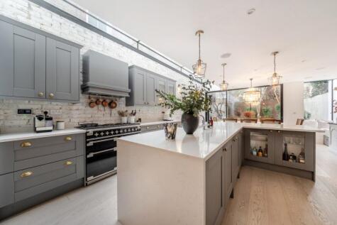 Santos Road, Putney, London, SW18