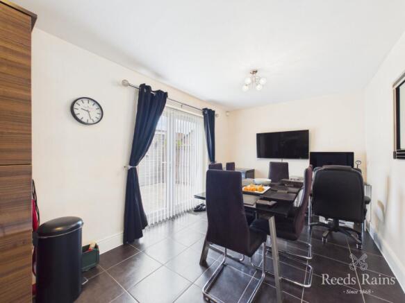 3 bed Detached to rent Image 6