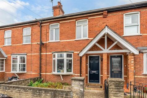 Kingslea, Leatherhead, KT22