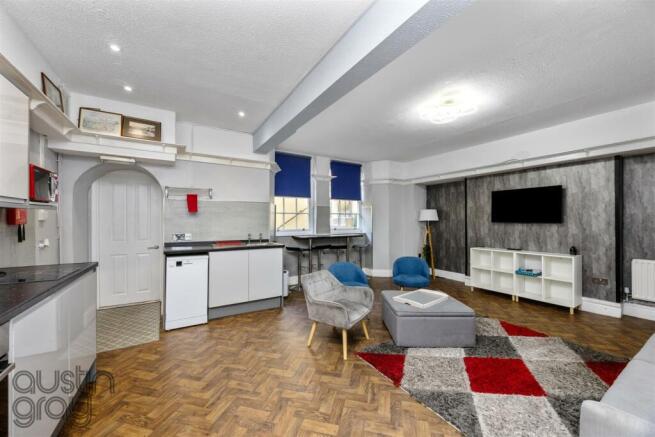 Regency Square, 51-002.jpg