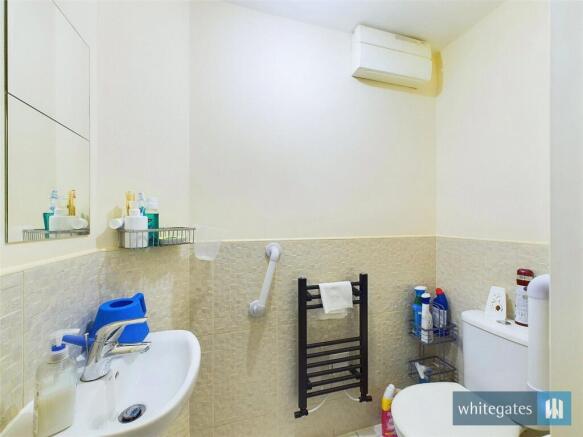 4 bed Detached for sale Image 10