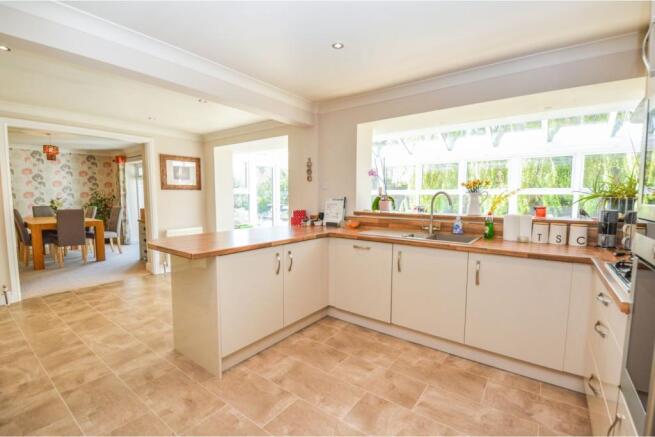 Kitchen/Breakfast