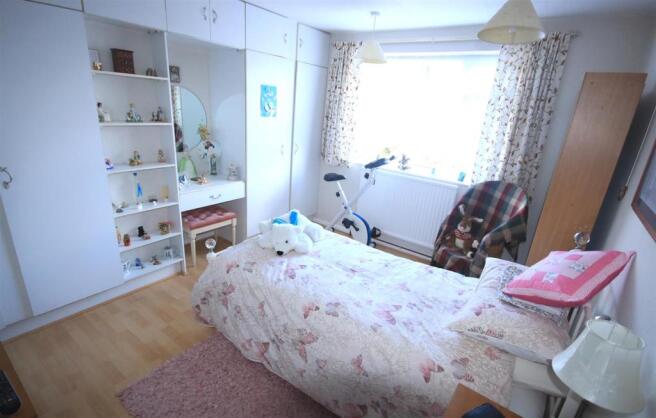 BEDROOM 2
