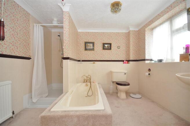 En-Suite Bathroom