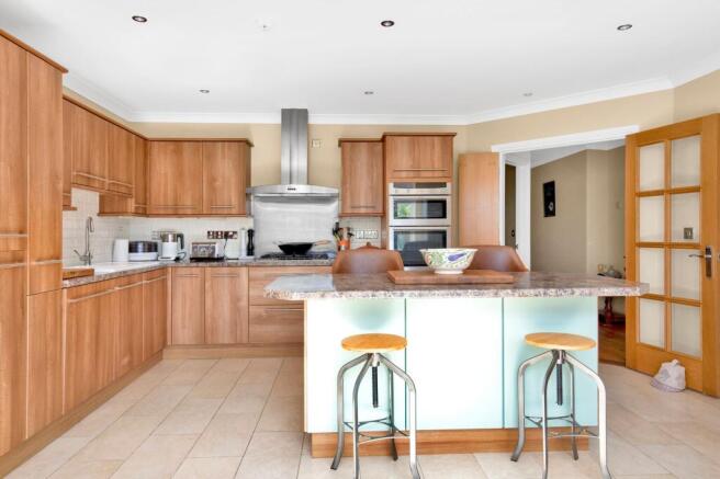 Kitchen/ Breakfast Room