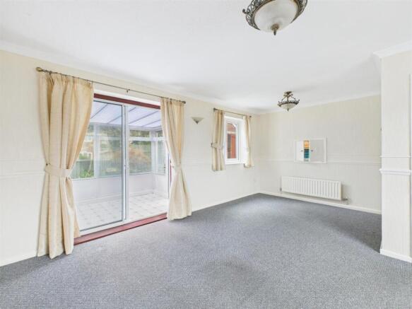 Lounge / Dining Room