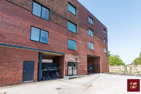 Manhattan Lofts, High Street, Crowthorne, RG45 7AY