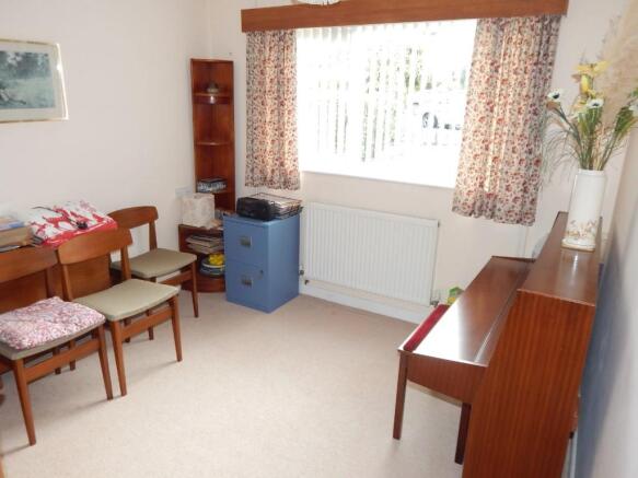 BEDROOM 4 / STUDY