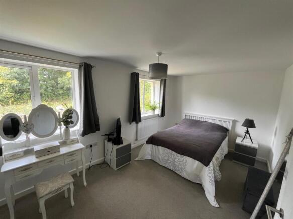 Bedroom 1.jpg