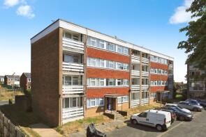 Flat 8, 12 14 Wexford Court, Biddenden Close, Eastbourne BN23 7HX