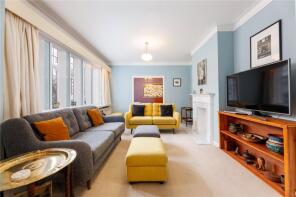 19, Kings Keep, London SW15 6RA
