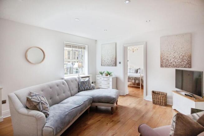 1 bed Mews for sale Image 8