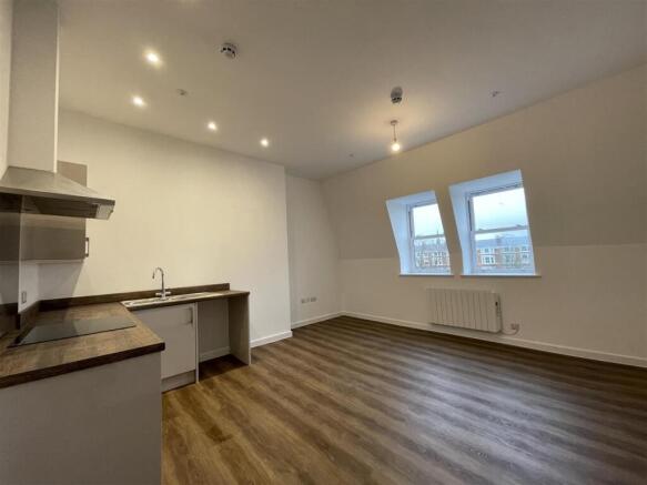 13 bed Block of Apartments for sale Image 6
