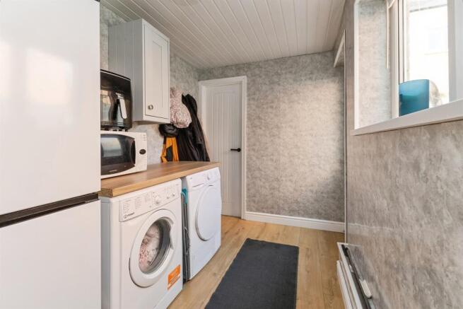 3 bed Terraced for sale Image 8