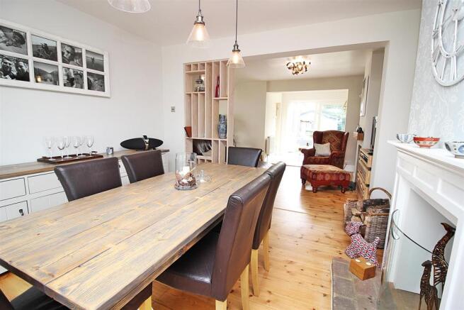 Dining Area 2.JPG