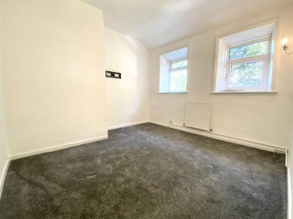 2 bed House to rent Image 4